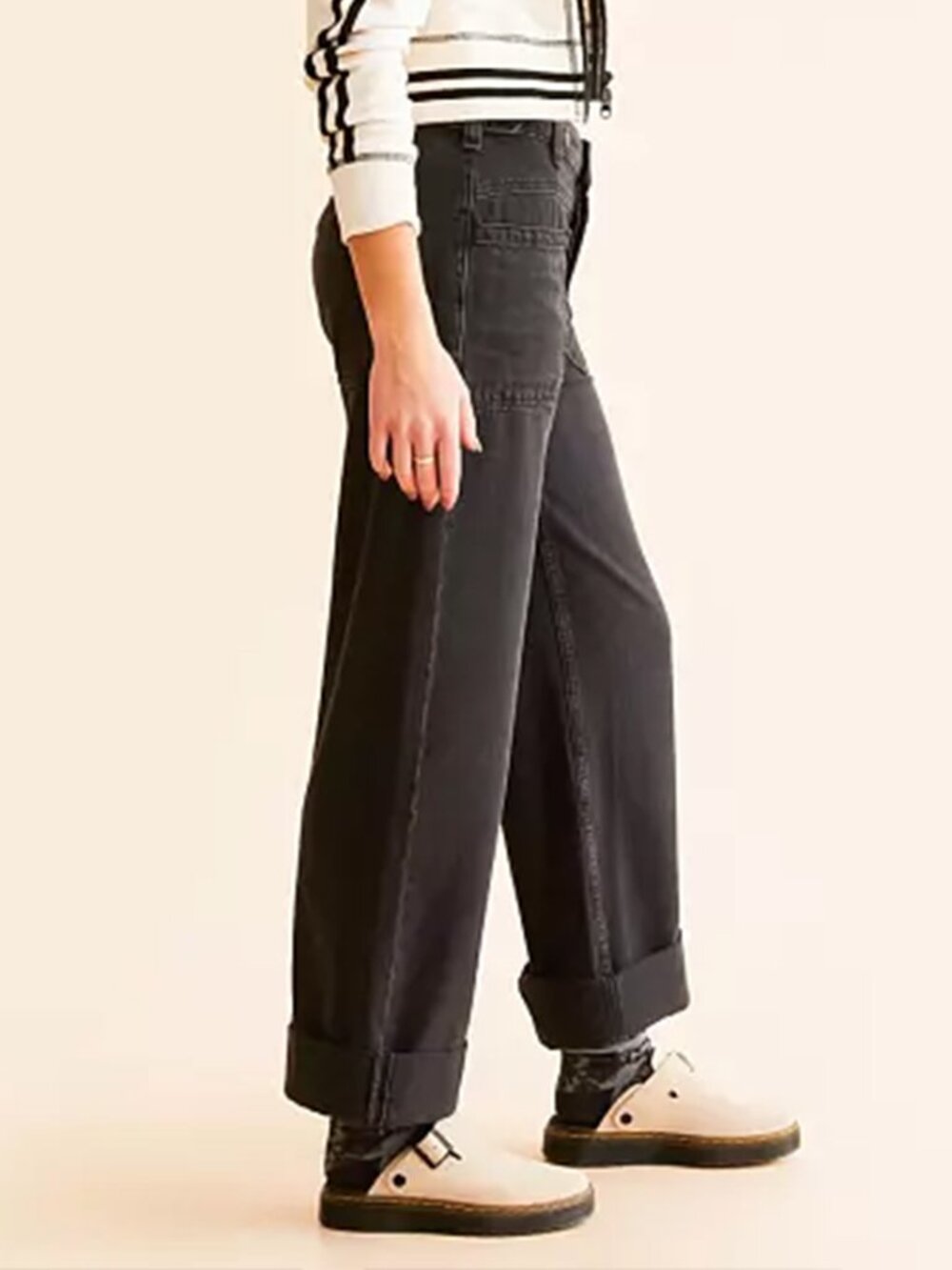 We The Free Palmer Cuffed Jeans in Black - Size 24 - Picture 11 of 13
